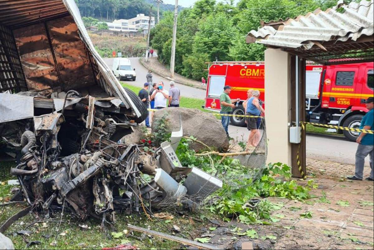 Local já registrou graves acidentes (Foto: Arquivo / Corpo de Bombeiros) Local já registrou graves acidentes (Foto: Arquivo / Corpo de Bombeiros)