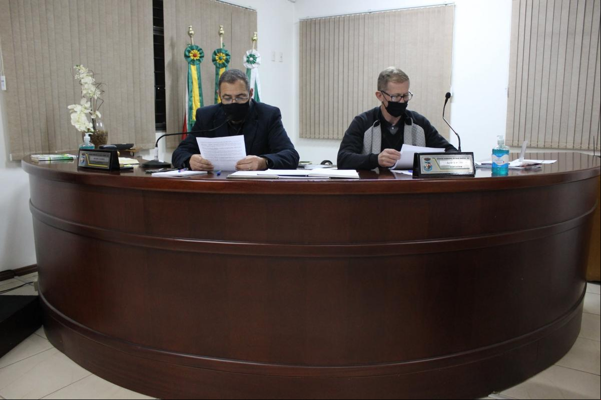 Presidente Elony (D) foi autor do documento (Foto: Divulgação / Câmara) Presidente Elony (D) foi autor do documento (Foto: Divulgação / Câmara)