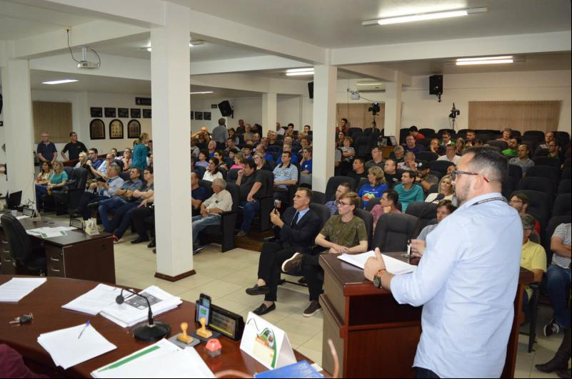 Audiência lotou a Câmara de Vereadores nesta segunda