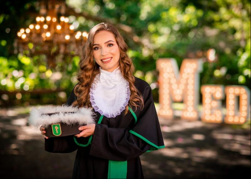 Julia Wittmann formou-se em Medicina pela Universidade Federal de Santa Maria (UFSM) no dia 2 de julho