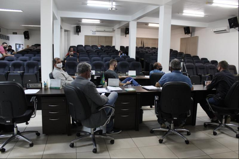 Sessão de segunda-feira teve pouco público (Foto: Divulgação / Câmara)