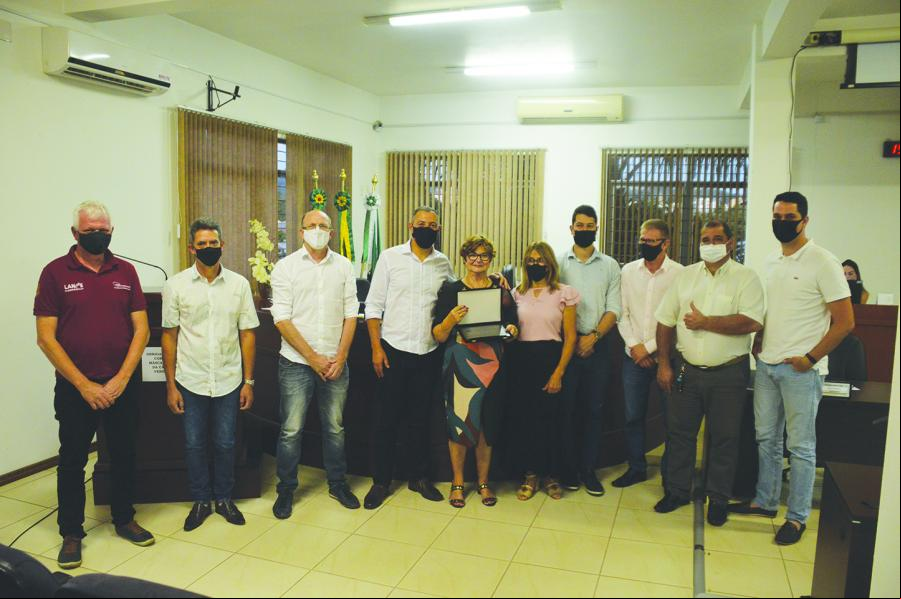 Vereadores com a homenageada